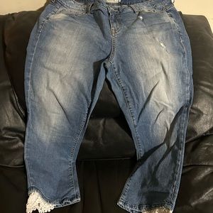 Torrid jeans skinny fit tapered size 18 with lace at bottom